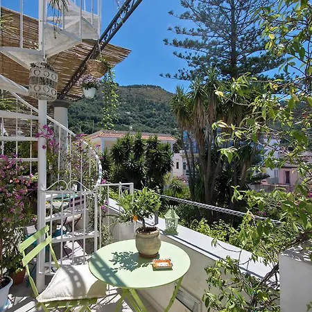 Alojamento de Acomodação e Pequeno-almoço Elisir 3*